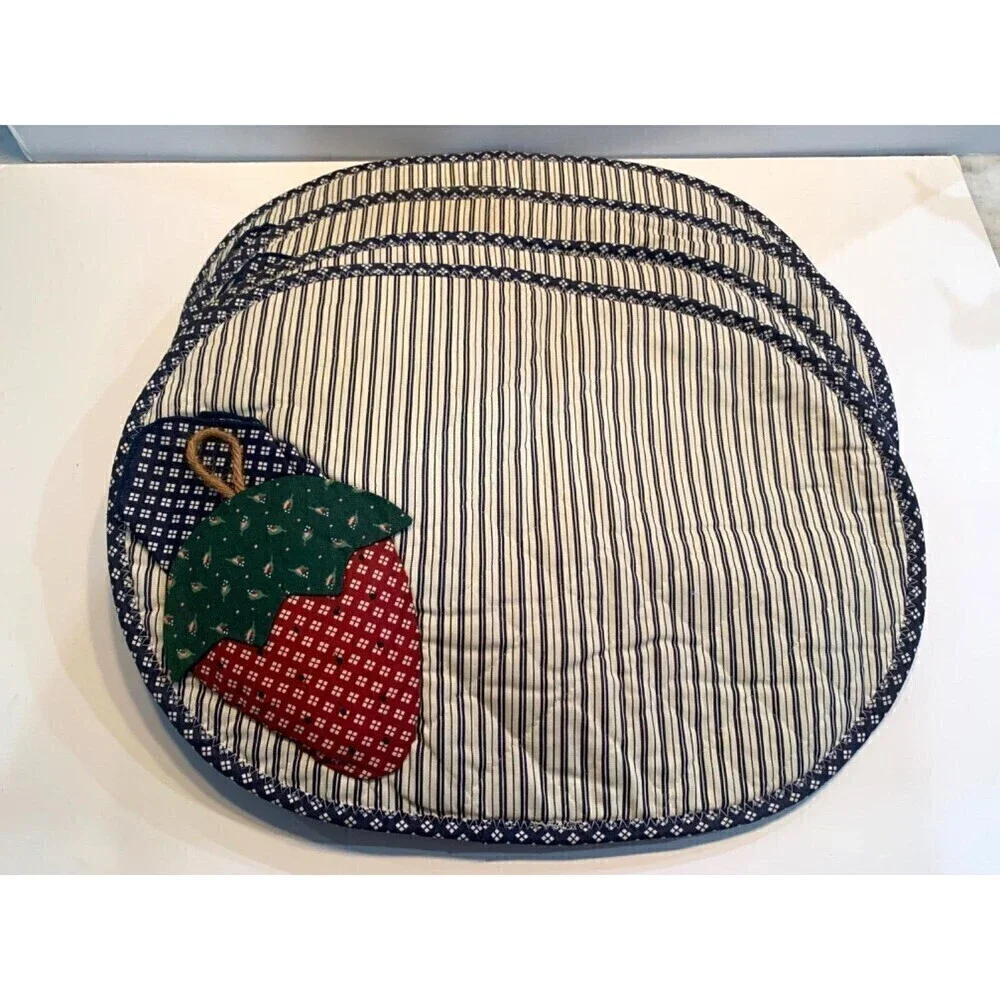 Cottage Core Fabric Placemat Set of 4 Strawberry Applique Pocket Fiber Filled